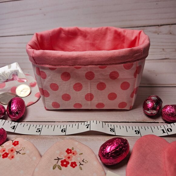 Pink and Polka dot Fabric basket with 8 Refillable Fabric Easter Eggs - Homemade - Picture 9 of 12